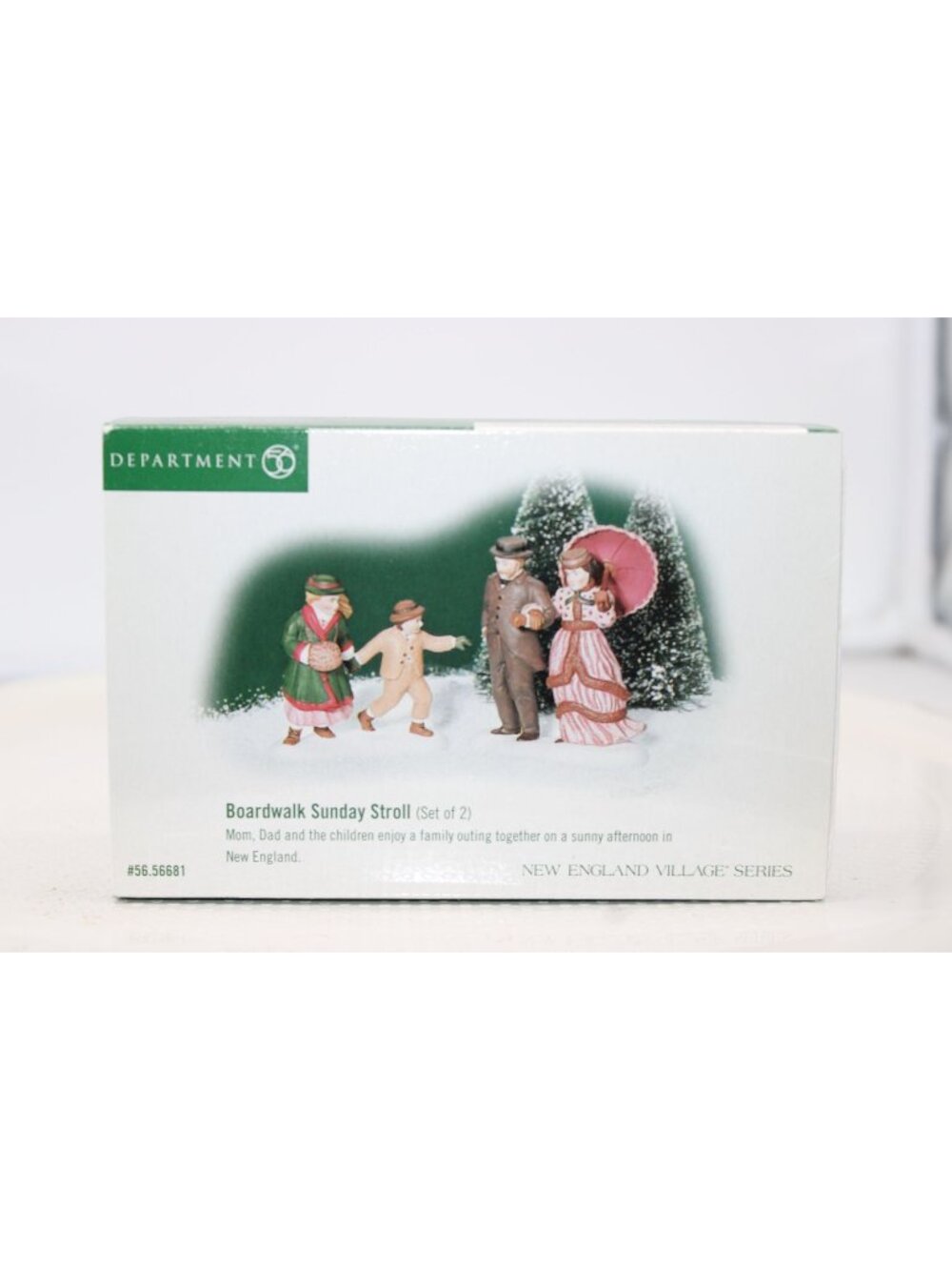 Dept 56 New England Village - Boardwalk Sunday Stroll